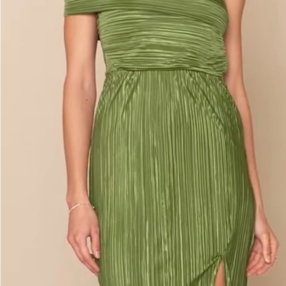 Lulu's Olive Green One-Shoulder Pleated Midi Dress